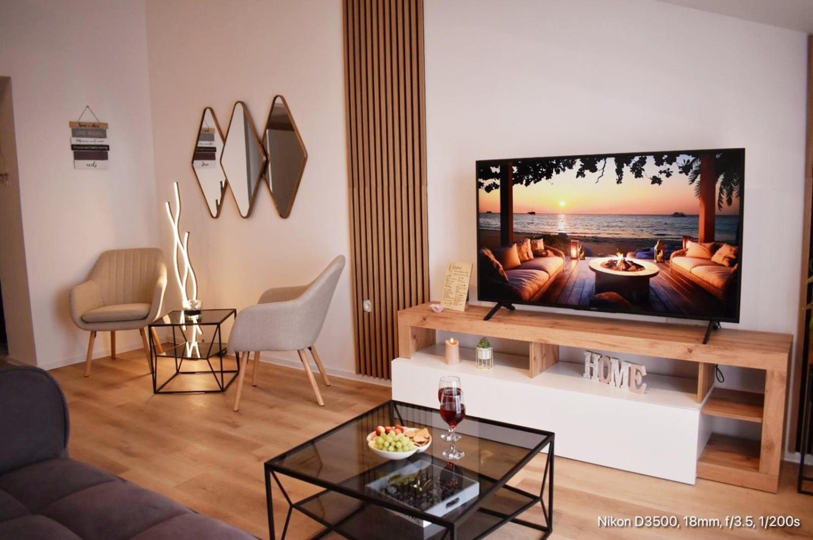 Matanovi Dvori Apartment Podstrana